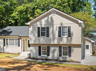 689 Roxboro Ct, Lawrenceville, GA 30044