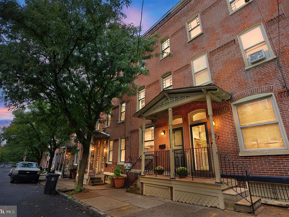 1st image of 605 W 9th St