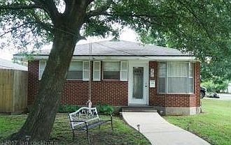 1st image of 4601 Lakewood Dr
