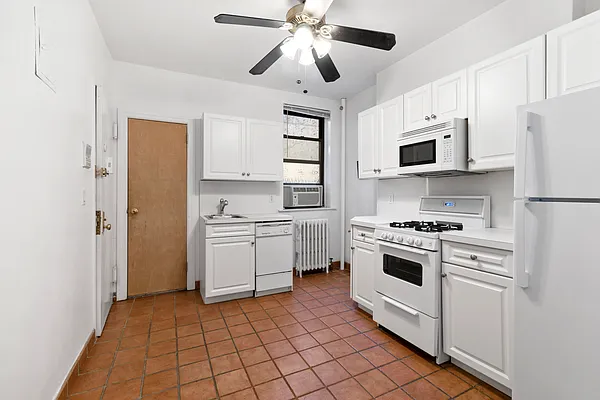 Sold by Douglas Elliman | media 14