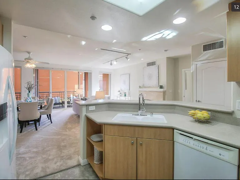 130 E San Fernando St #417 — Photo 5
