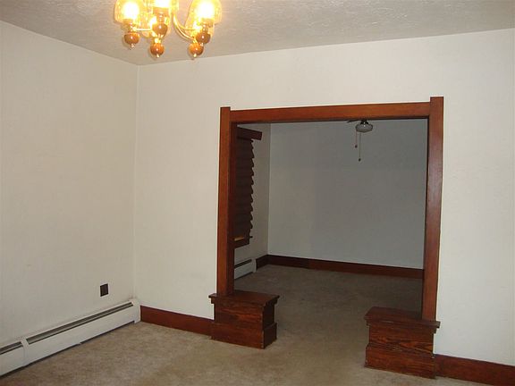 4th image of 412 E Park Ave