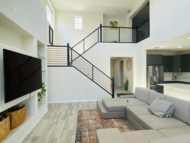 8928 W Missouri Ave — Photo 34