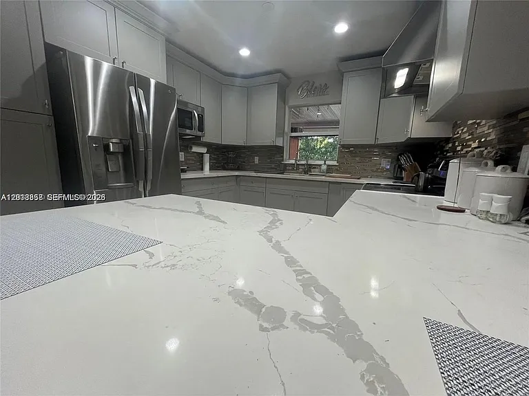 3421 SW 12th Ct — Photo 10