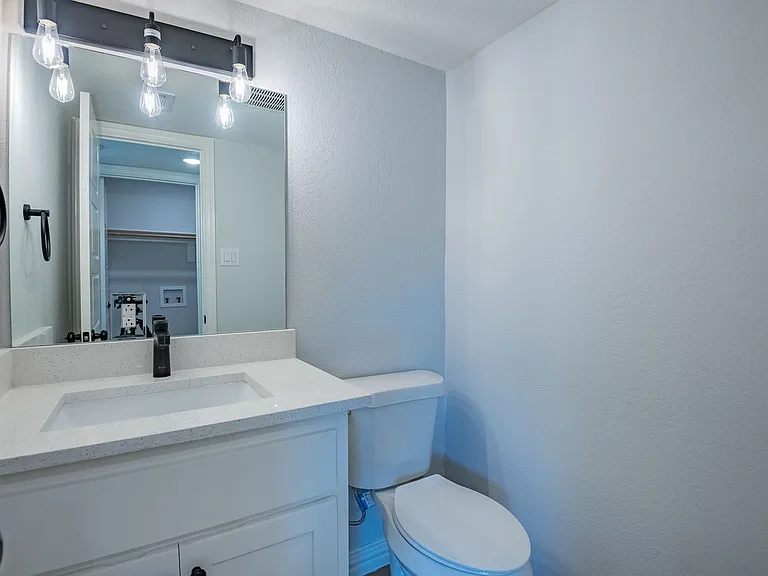 2318 Bennington Dr — Photo 19