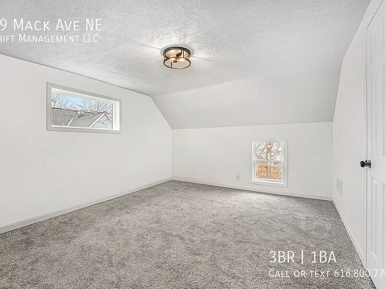 59 Mack Ave NE — Photo 8