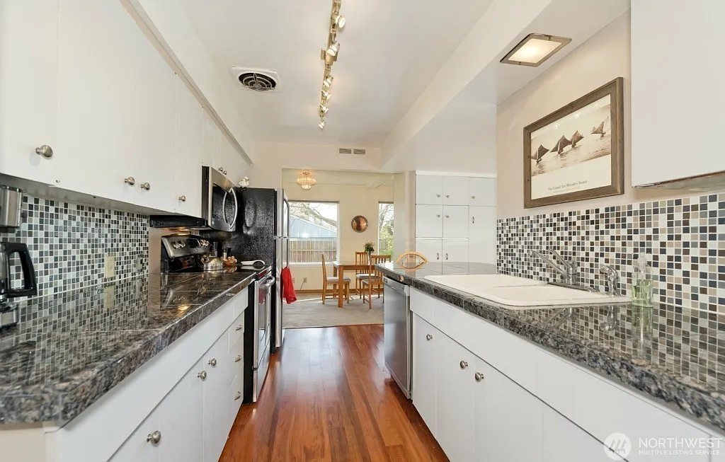 4 bed, 1580 sqft, $3,500 — Photo 4