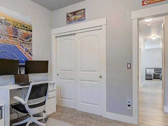 5th image of 1085 White Horse Ridge Dr