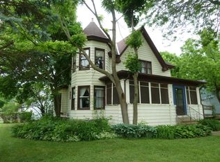 338 Maple St, Fort Atkinson, WI 53538