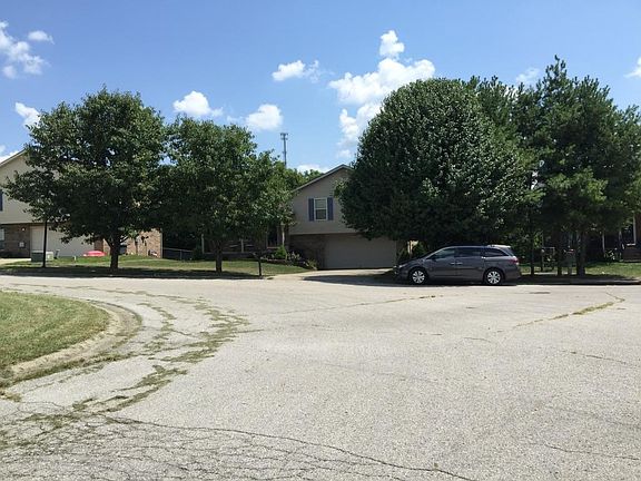 4th image of 375 Michelle Dr