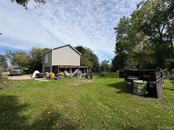 3rd image of 11939 Elmdale Dr