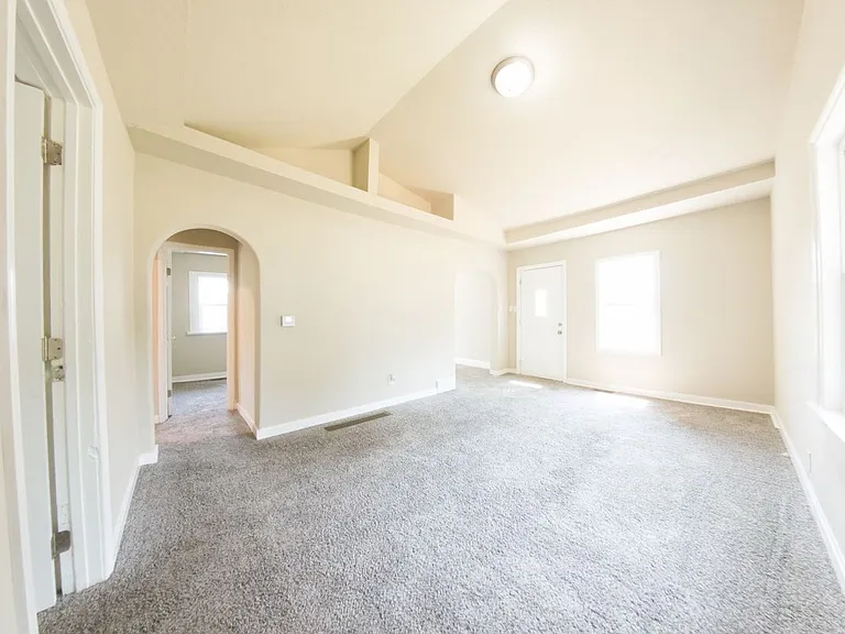 2826 Lyon St — Photo 4