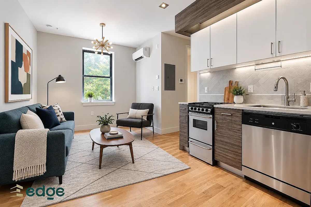 4 North Henry Street — Photo 1