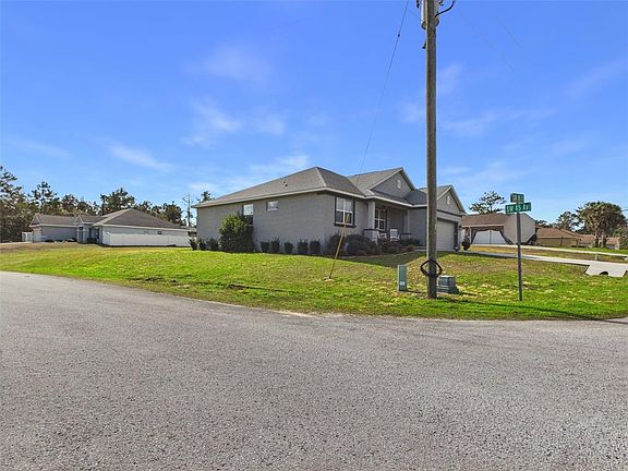 3rd image of 4590 SW 99th St