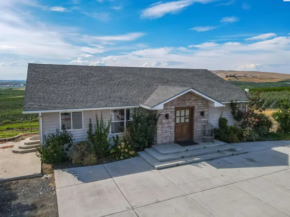 1394 Lombard Loop Rd, Wapato, WA 98951