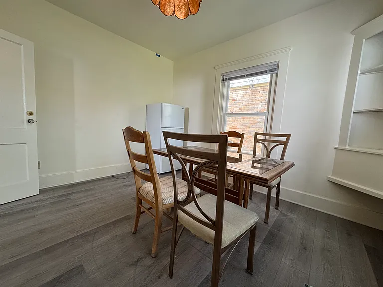 130 Roosevelt Ave #5 — Photo 6
