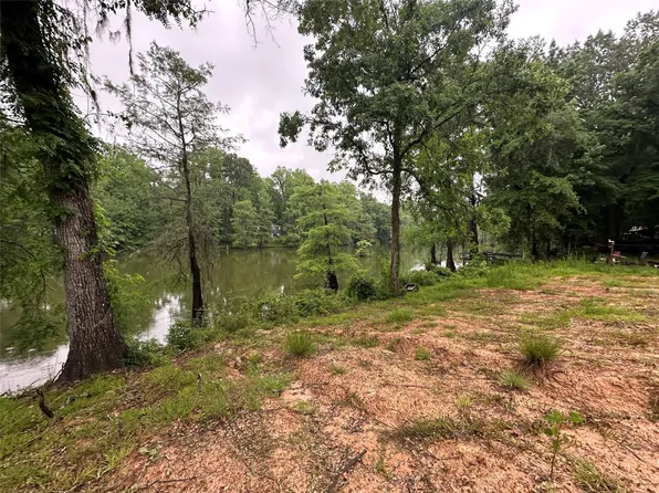 454 Lakeview Dr, Cleveland, TX 77327