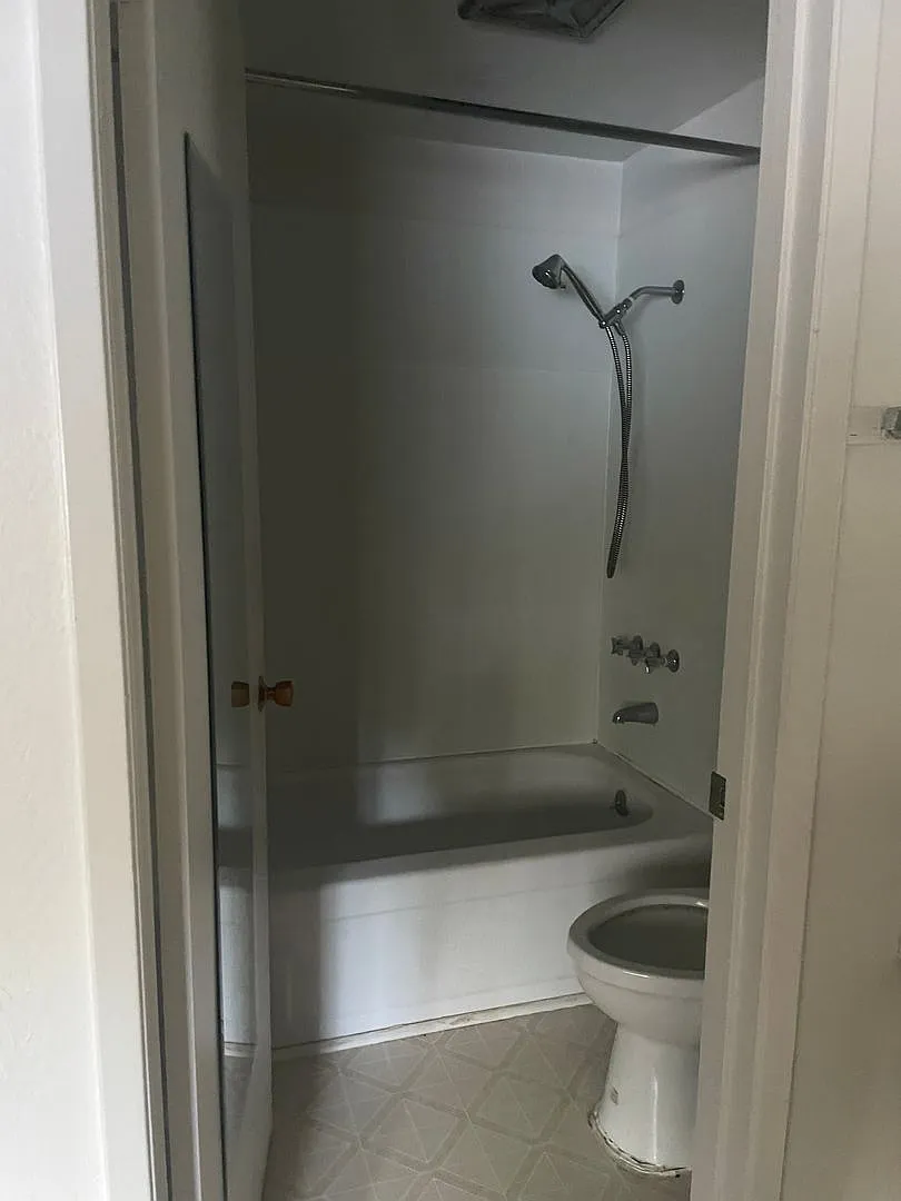 TH110-AfarinLLC — Photo 1
