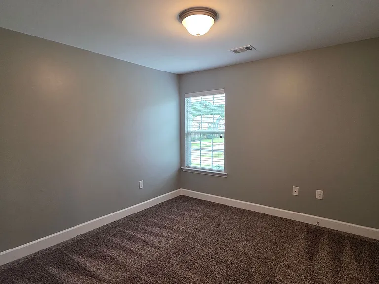 130 Clover Point Cir — Photo 18