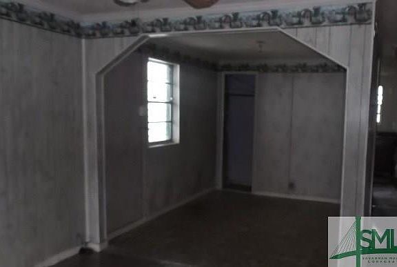 5th image of 14 Burke Ave