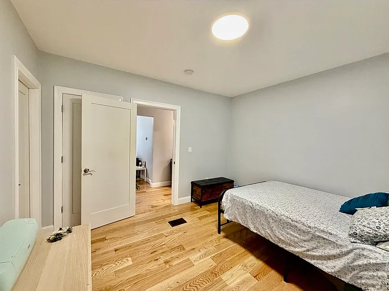 305 Washington St #1 — Photo 13