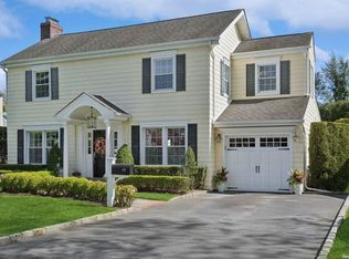 62 Transverse Rd, Garden City, NY 11530