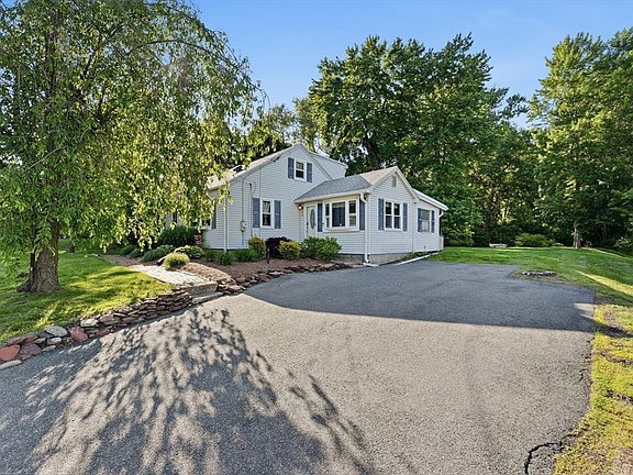 4th image of 272 Prospect Ave
