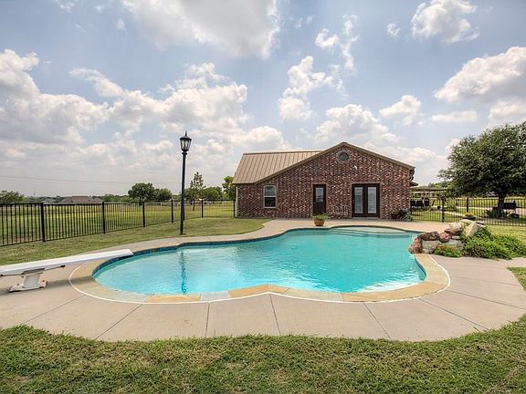 2nd image of 4828 County Road 2660