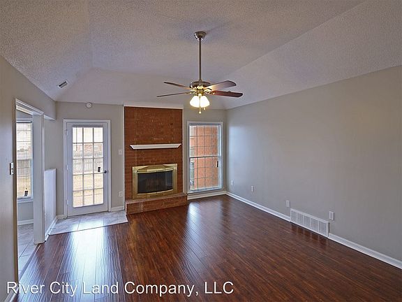 5th image of 8136 Meadow Vale Dr