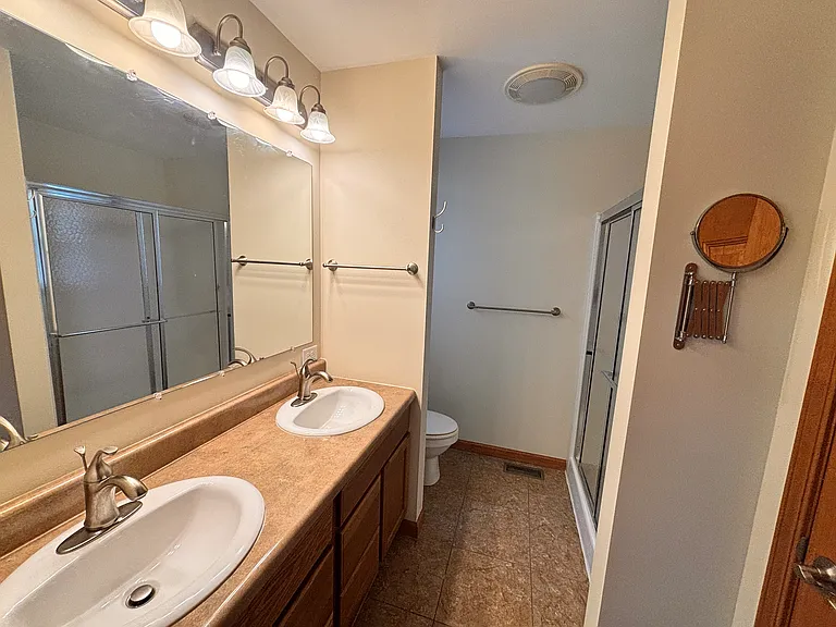 3775 W Columbia St — Photo 11