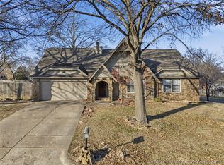 6211 E 77th St, Tulsa, OK 74136