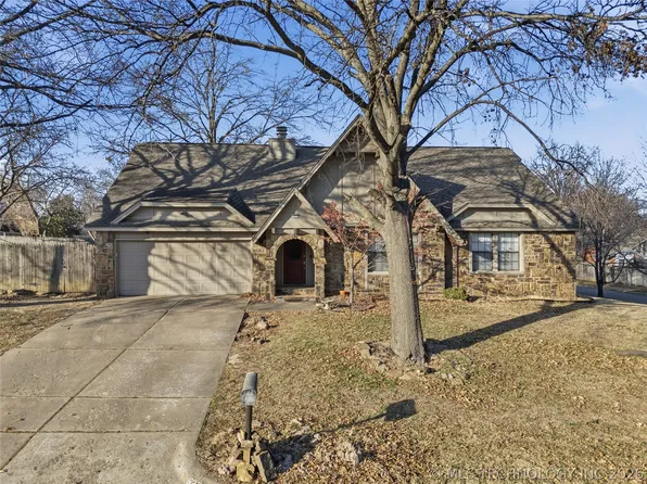 6211 E 77th St, Tulsa, OK 74136