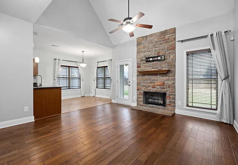 1389 Judge Tyler Dr — Photo 2