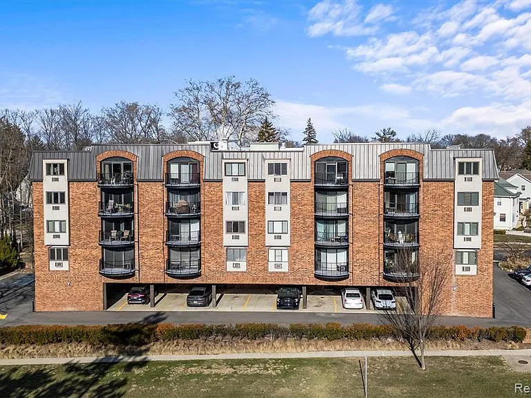 35300 Woodward Ave #507 — Photo 24