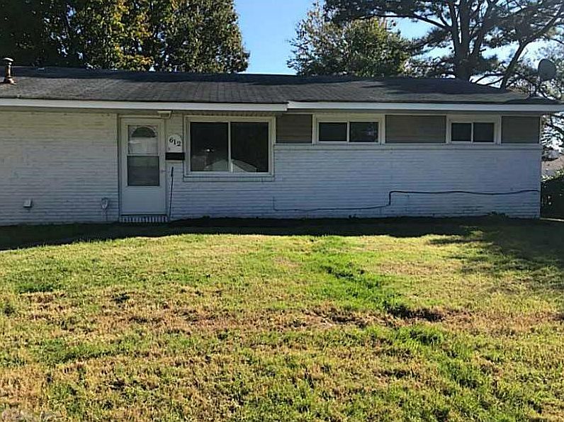 1st image of 612 De Laura Ln