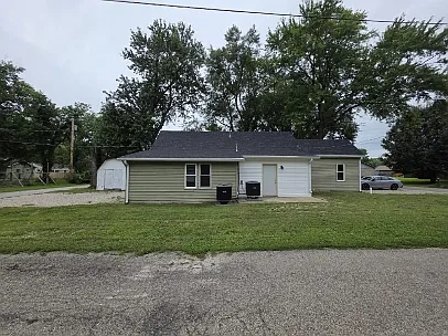 2 bed, $1,100 — Photo 2