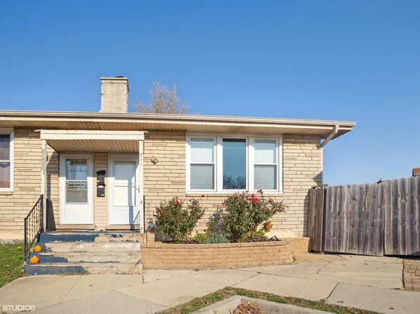 340 Dover Ln, Des Plaines, IL 60018