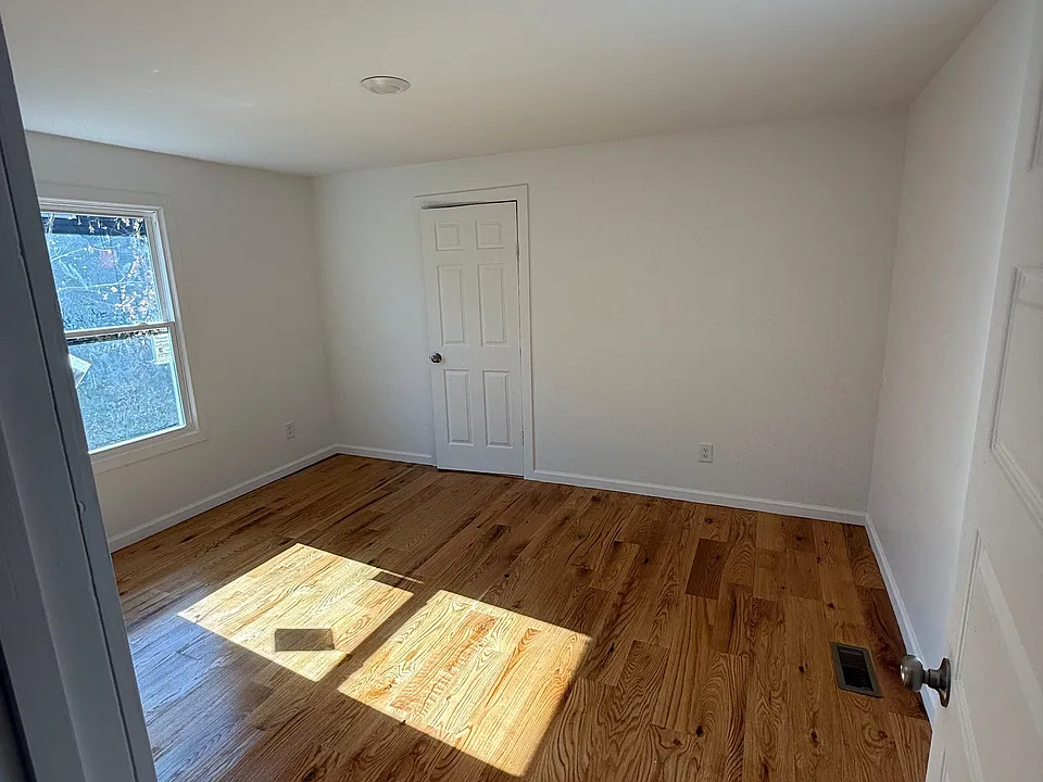 1106 Worth St