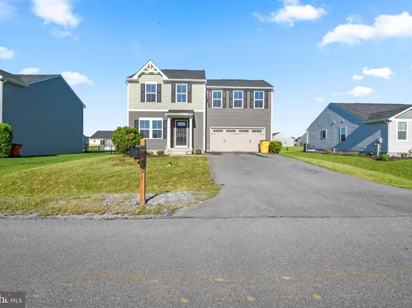 223 Chandlers Glen Dr, Bunker Hill, WV 25413