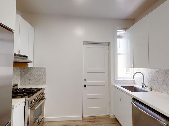 2nd image of 633 Oak St APT 6