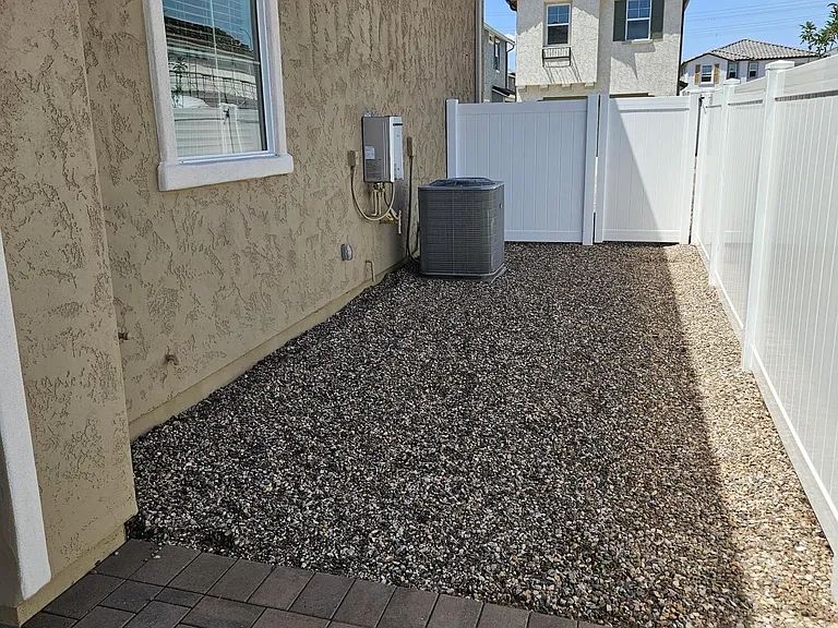 8310 E Prairie Ave — Photo 31