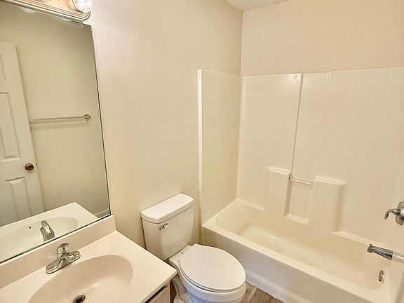2nd image of 2827 McKinley Rd #1A