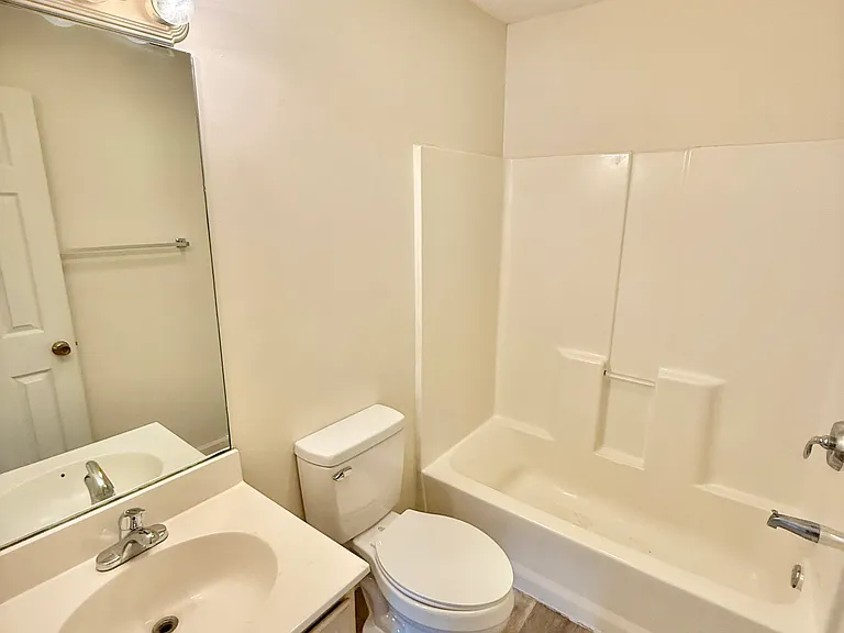 2827 McKinley Rd #1A — Photo 2