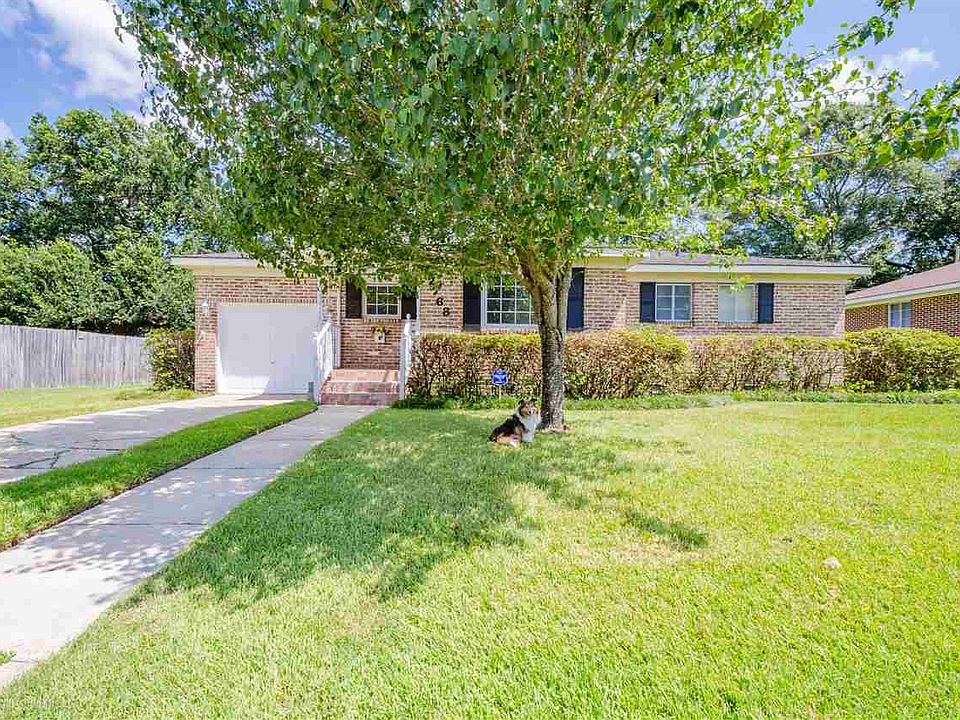 1st image of 2768 N Grafhill Dr