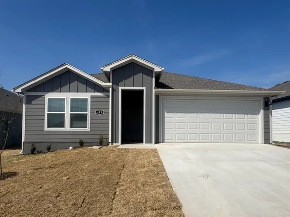 403 NW Granny Smith St, Gentry, AR 72734