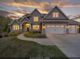 3400 Amber Ln, Green Bay, WI 54311