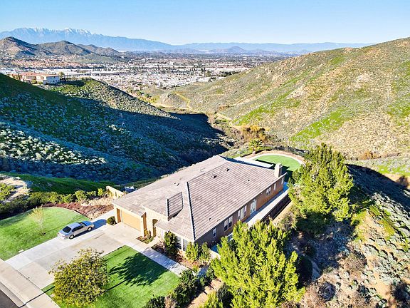3rd image of 15446 Skyridge Dr
