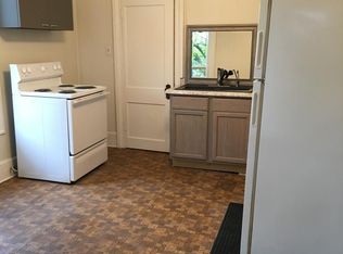 608 Douglas St APT 2, Bloomington, IL