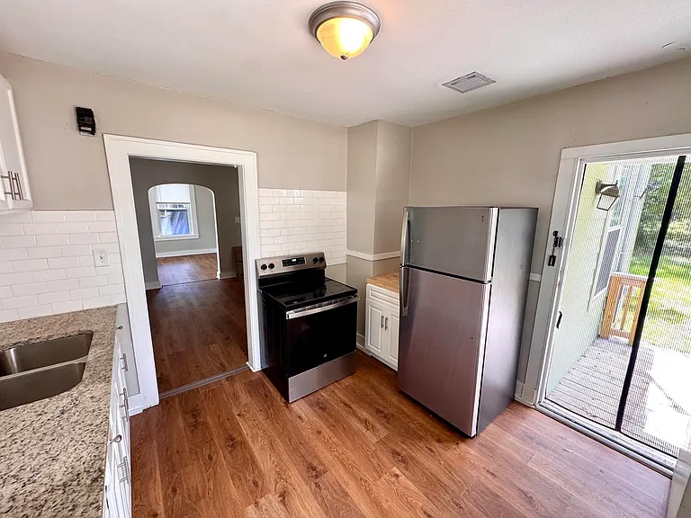 3538 Admiral Dr — Photo 3