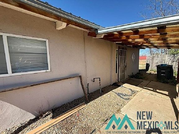 2nd image of 2422 Cholla St